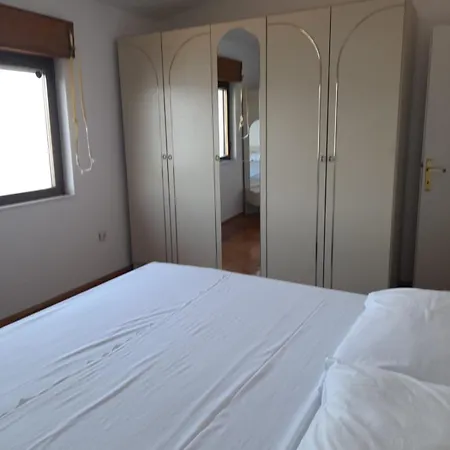 Batinovic Apartment *